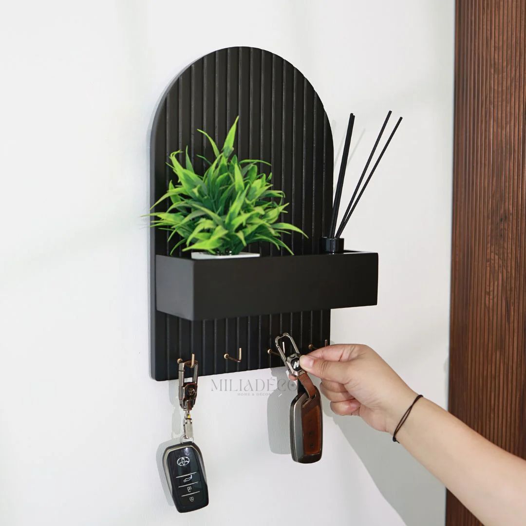 Porte-clés mural avec étagère – Design cannelé moderne