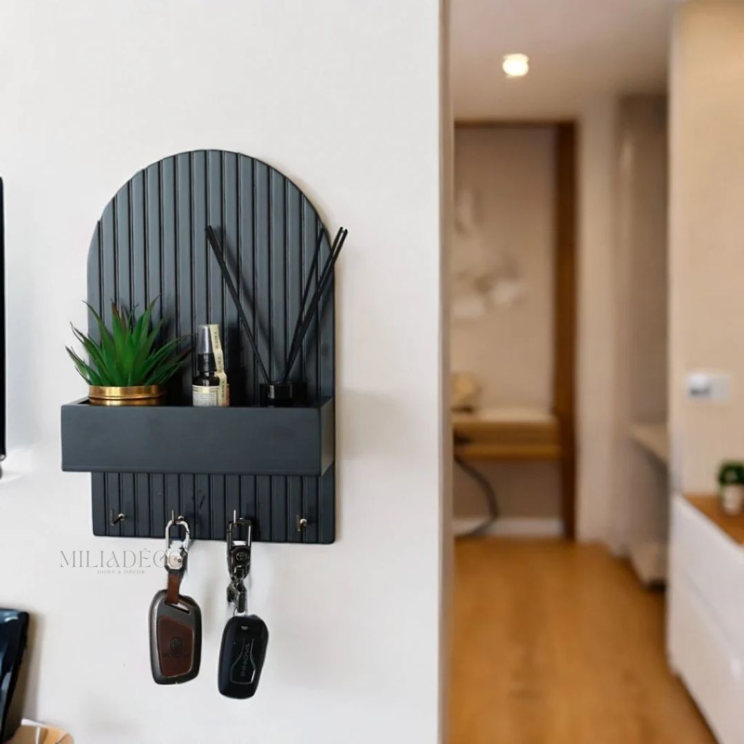 Porte-clés mural avec étagère – Design cannelé moderne